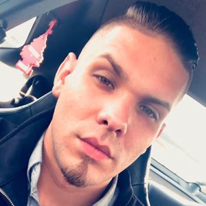 Meet your Posher, Adam